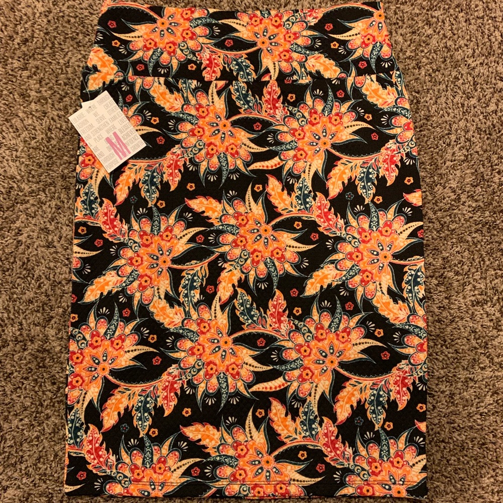LulaRoe Cassie skirt NWT!
